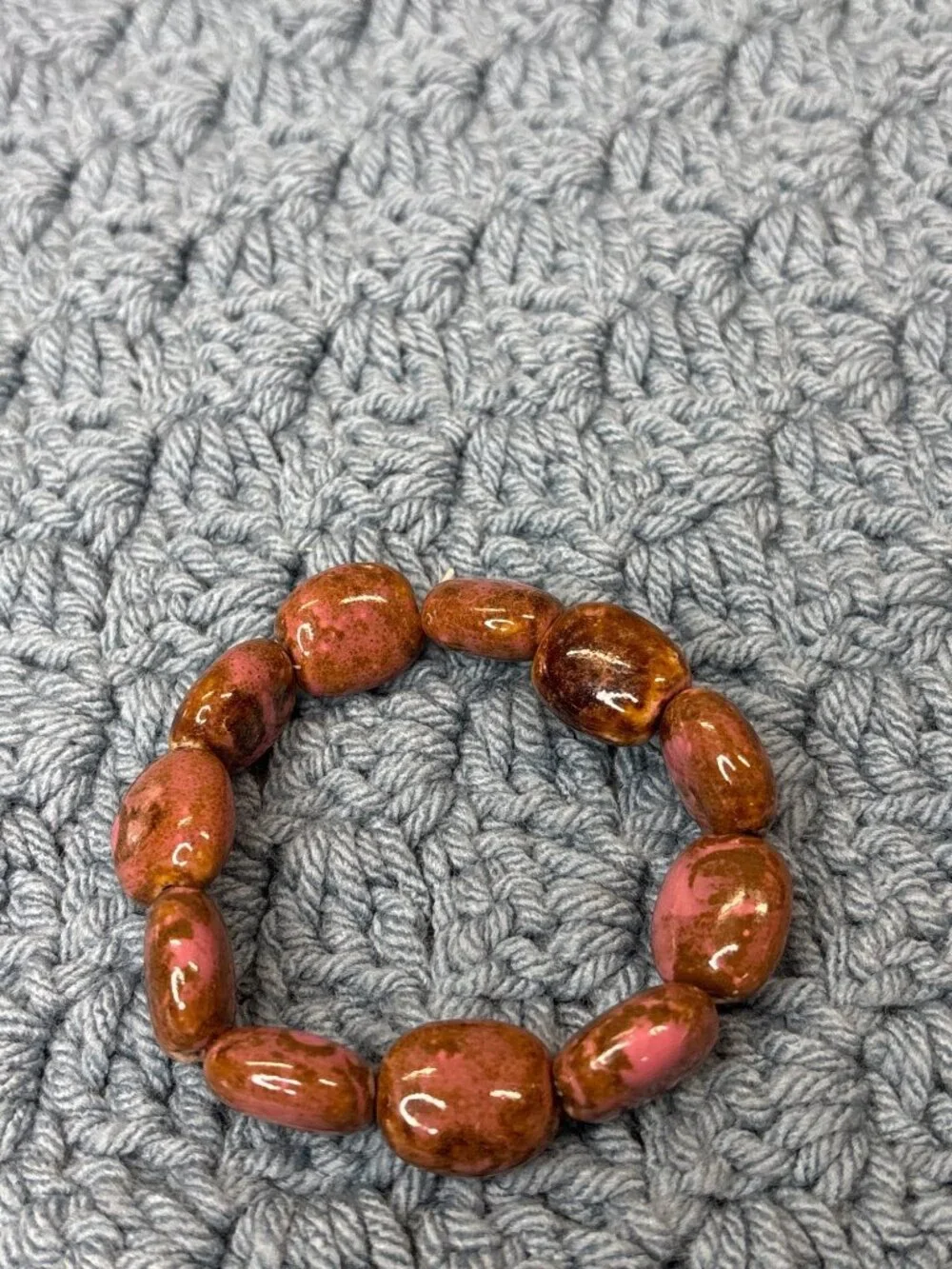 Ceramic Beaded Stretchy Bracelet Brown Pink 6.75 inches Unstretched - Picture 1 of 2